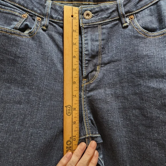 Levi's Jeans Women's 12 31x30 Boot Cut Bold Curve Classic Rise Dark Blue - Picture 5 of 10